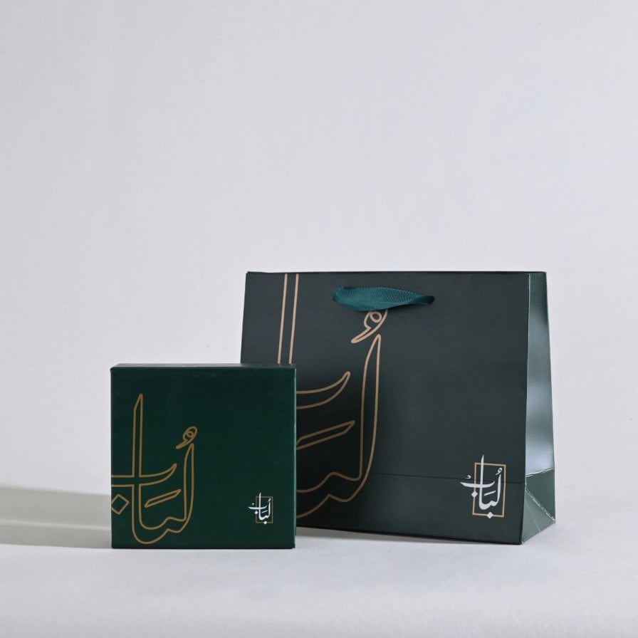 هدايا الأب | سبحة من لُباب مع فازة ورد