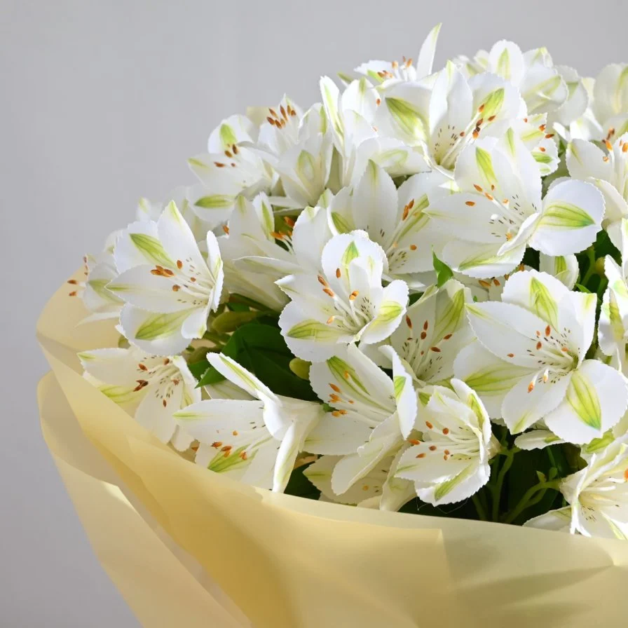 باقة ورد صناعي | نقاء الاستروماريا