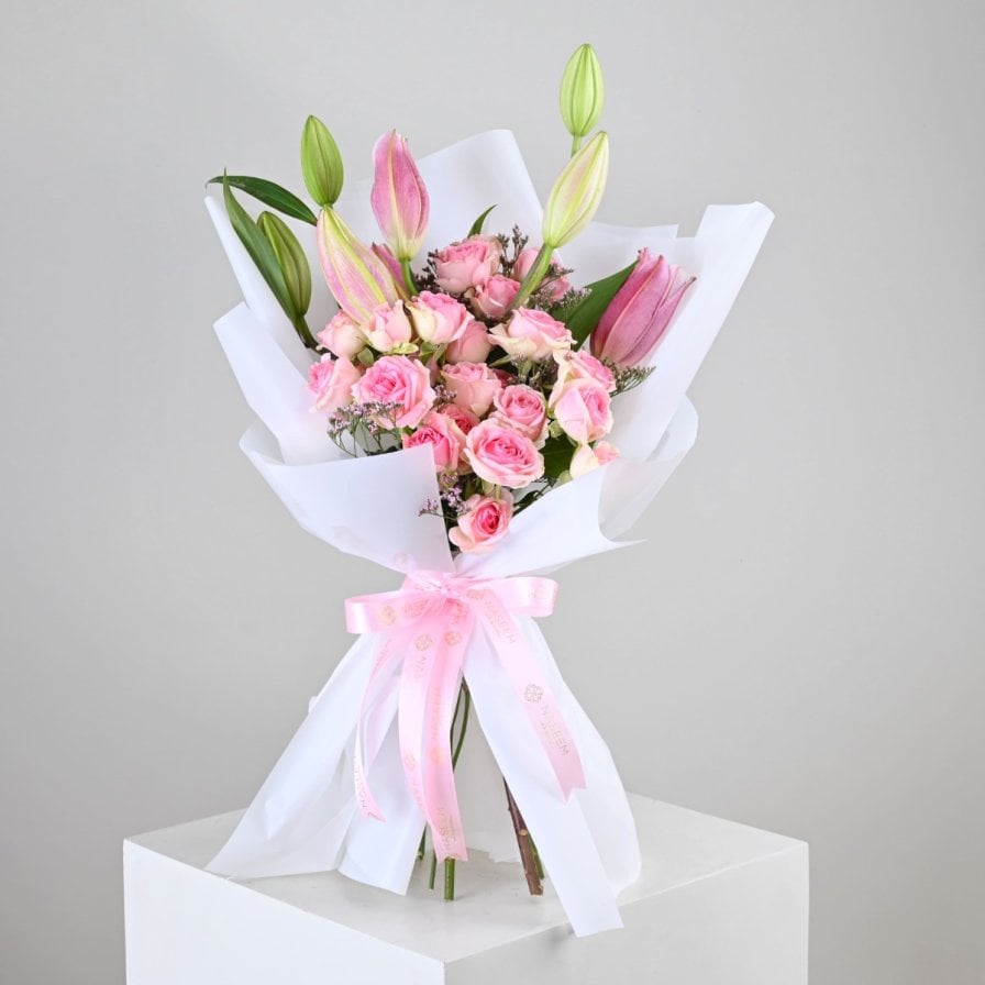 باقة طلة وردية