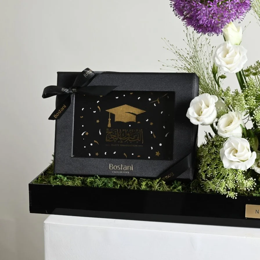 هدية ورد و تشوكلت التخرج