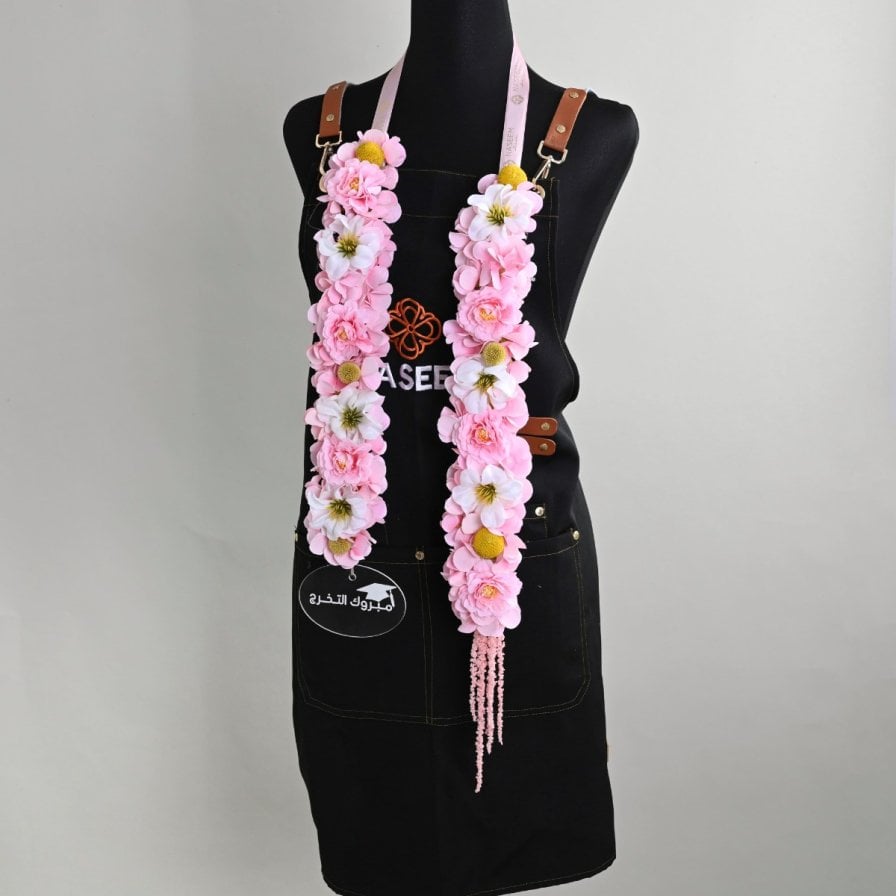 عقد الورد الوردي للتخرج