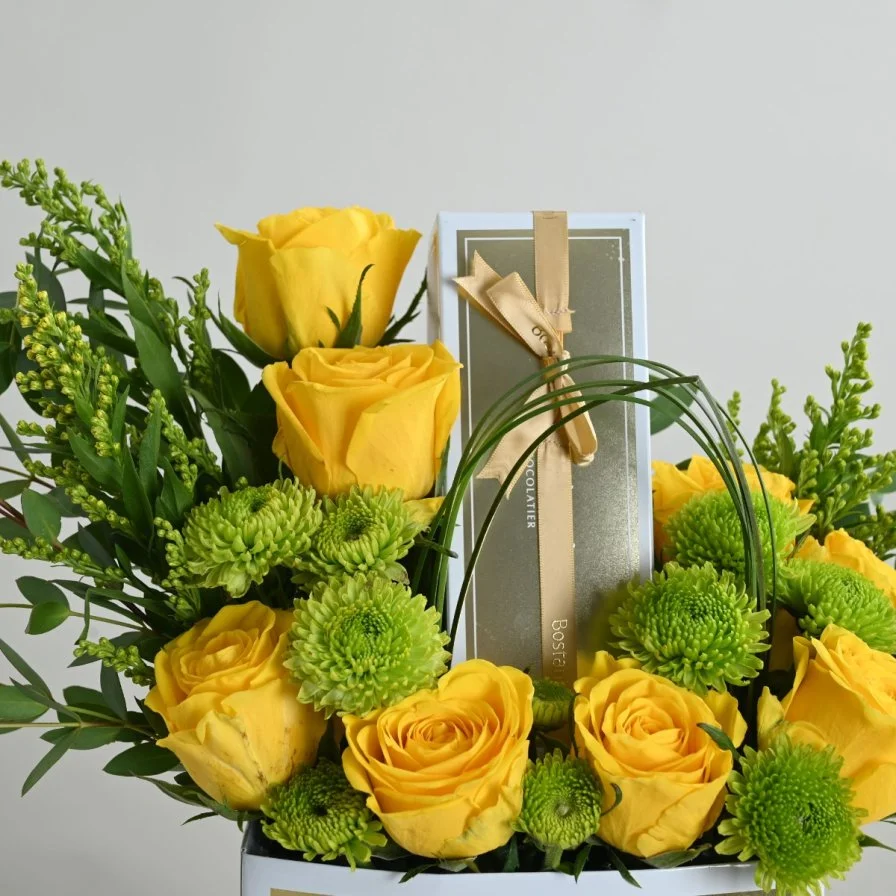 Bag and Bostani chocolate with natural roses 3