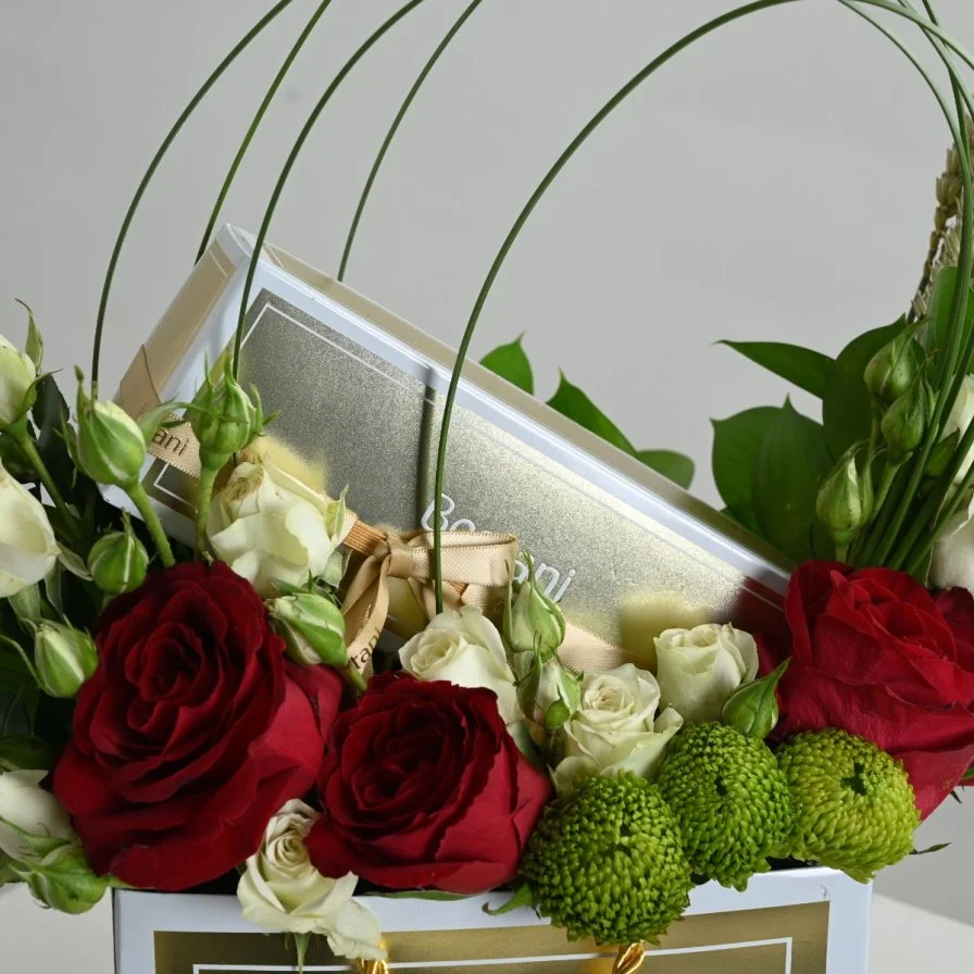 Bag and Bostani chocolate with natural roses 2
