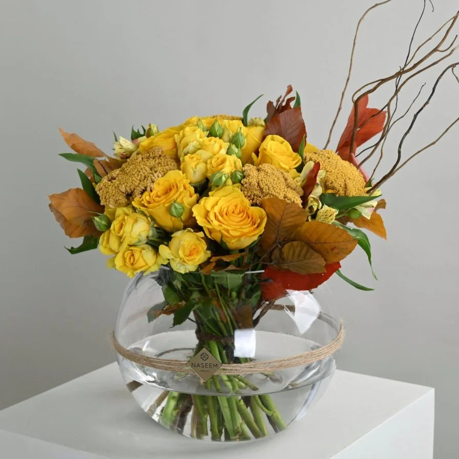 Yellow sapphire vase