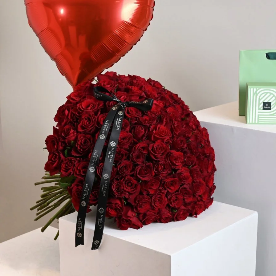 مجموعة 100 وردة مع باتشي تشوكلت