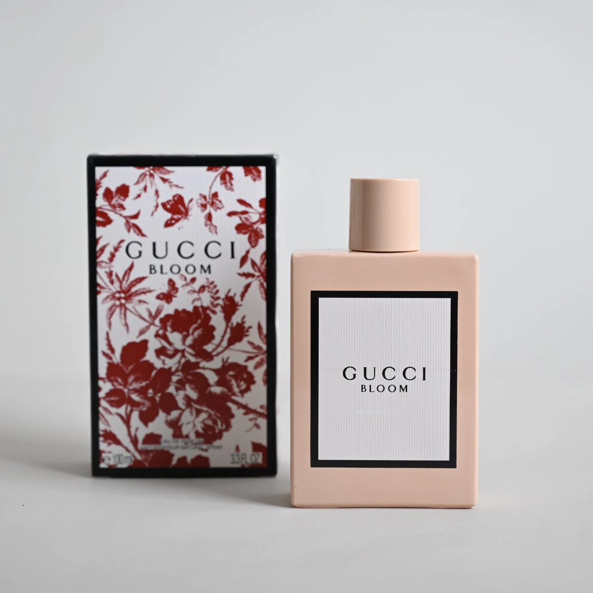 Gucci Bloom perfume with Veronica flowers