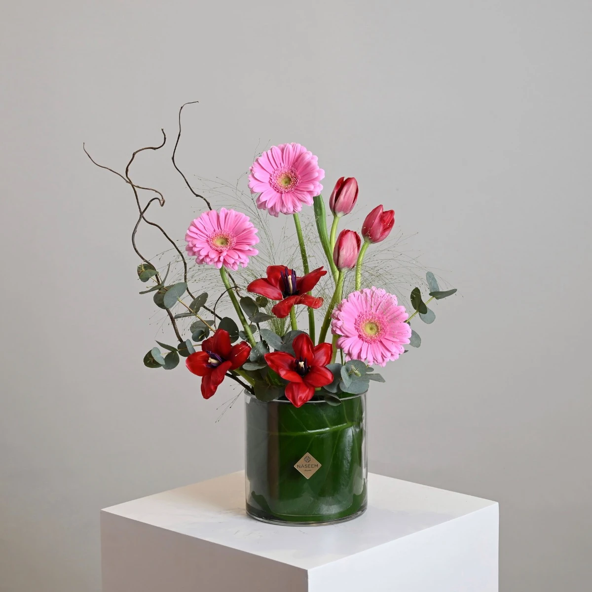 Flower vase supply